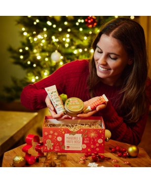 Almonds and Red Fruits - Holiday Box